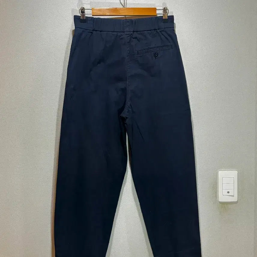 [BUNJANG] COS One-Tuck Pleated Semi-Balloon Cotton Pants Navy / 택포/S급/M) COS 원턱 플리츠 세미 벌룬 코튼 팬츠 네이비