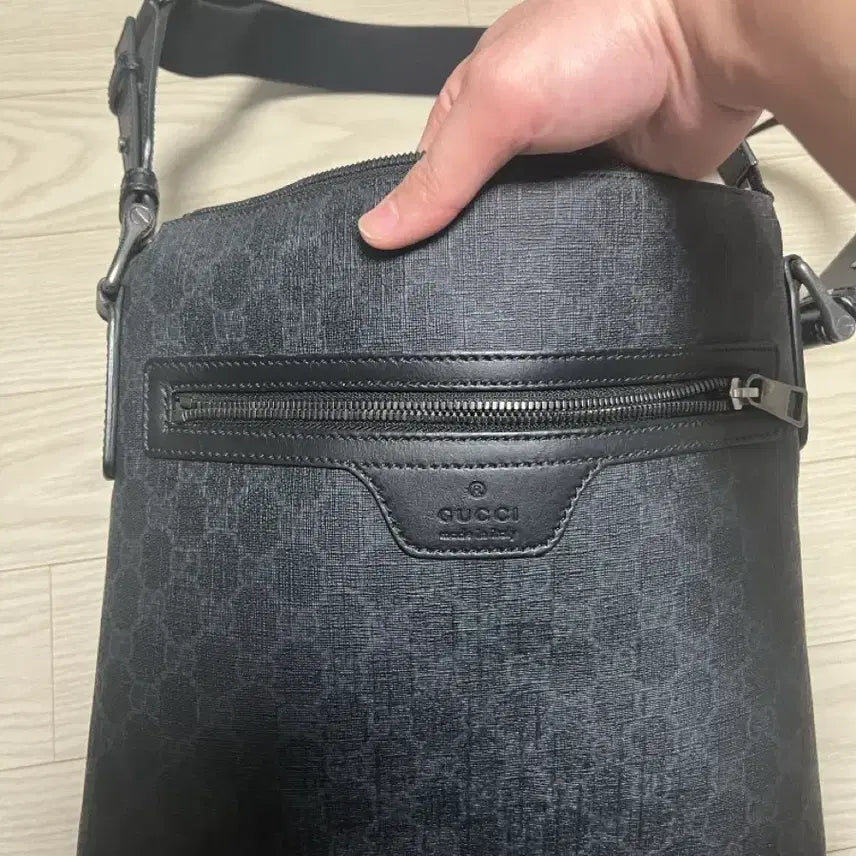 [BUNJANG] Gucci Leather Messenger Bag / 구찌 가죽 메신저백, 크로스백
