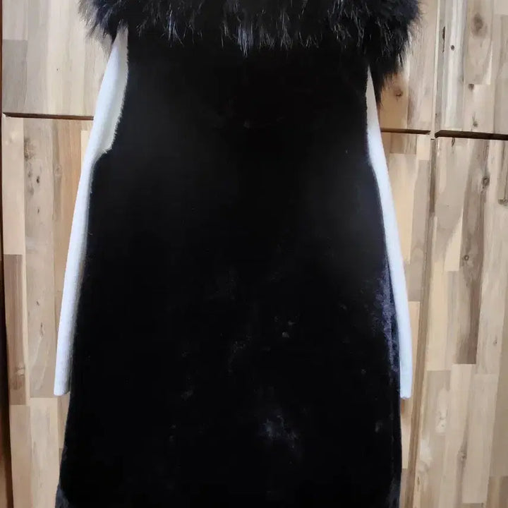 [SOLD OUT] 택포)ab.plus /천연모피(라쿤)후드 베스트