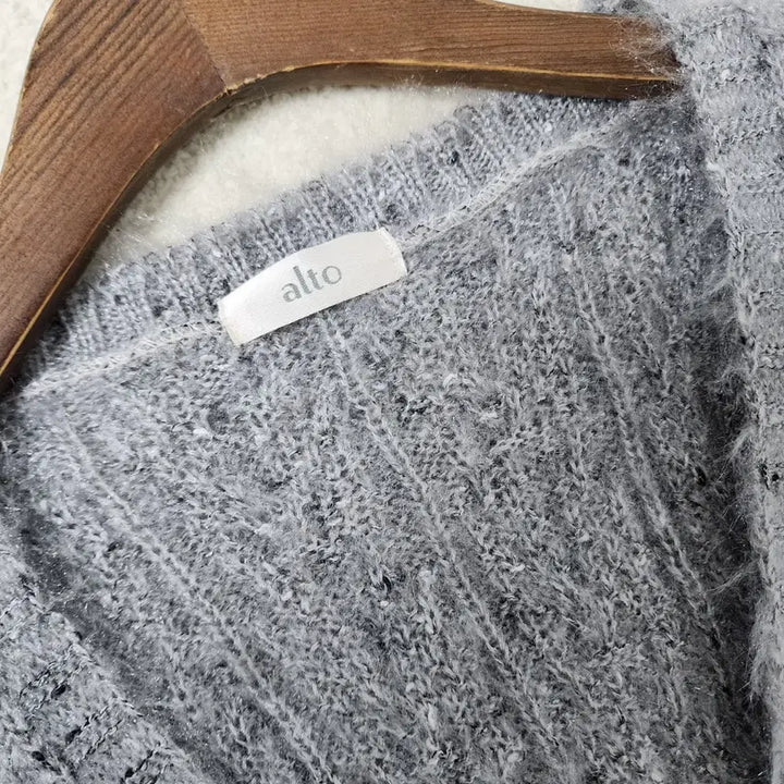 [BUNJANG] Altol Twist Knit Long Cardigan / 알토 꽈배기 니트 롱 가디건 Free