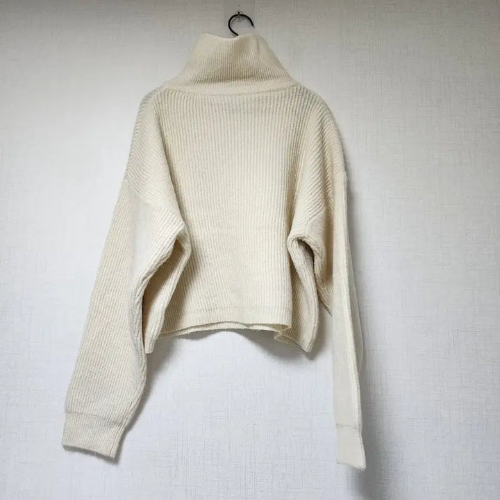 [BUNJANG] Half Neck Crop Knit / 아이보리 하프넥 크롭 니트 free