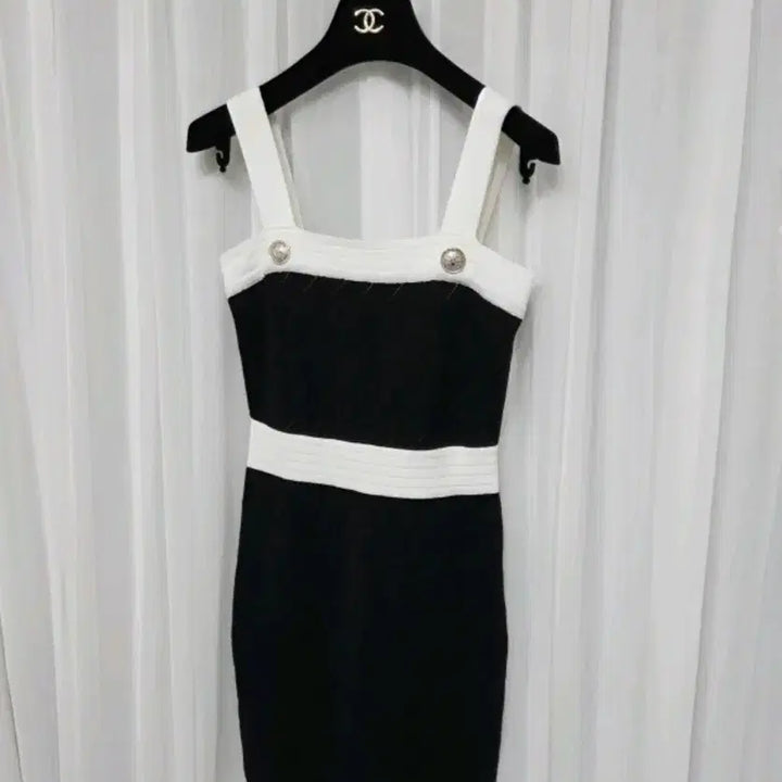 [BUNJANG] Women's Sleeveless Knit Dress / 44 55 배색 여성 민소매 니트 원피스 패션 데이트 데일리 캐주얼