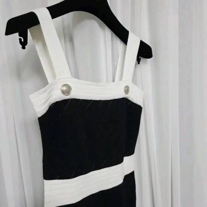[BUNJANG] Women's Sleeveless Knit Dress / 44 55 배색 여성 민소매 니트 원피스 패션 데이트 데일리 캐주얼