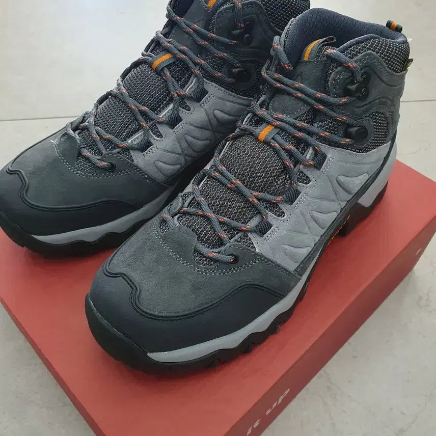 [BUNJANG] HUMTTO Trekking Shoes (Free Shipping) / [새상품] HUMTTO 험토 트레킹화 등산화 전사이즈 무료배송