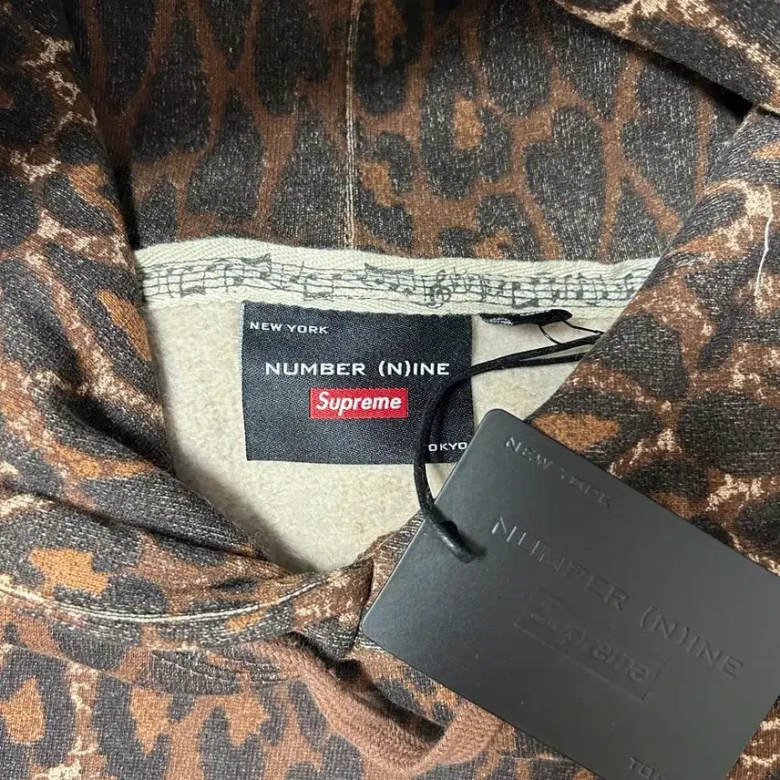 [BUNJANG] Supreme Number (N)ine Leopard Patch Hoodie / (L) 슈프림x넘버나인 후드 - 25fw