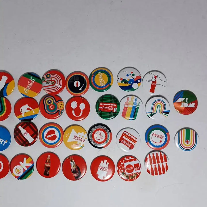 [BUNJANG] Coca-Cola Olympic Commemorative Badge Set / 코카콜라 깡통뱃지 30개