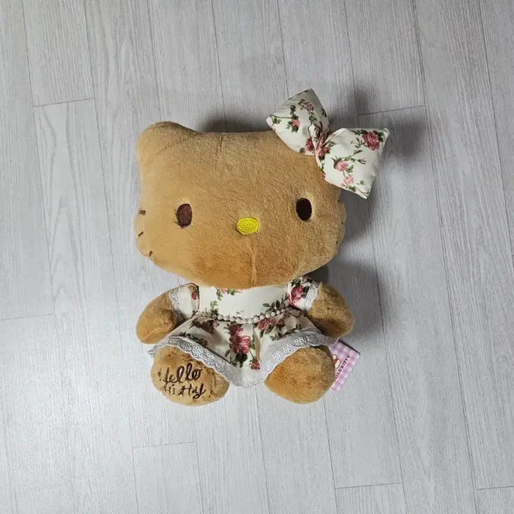 [BUNJANG] Tan Kitty Doll in Dress / 원피스 입은 태닝키티 인형