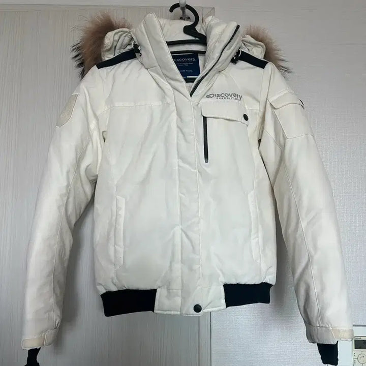 [BUNJANG] Discovery 90 White Padded Jacket / 디스커버리 흰색 패딩 점퍼 90