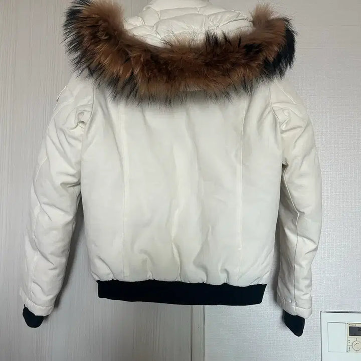 [BUNJANG] Discovery 90 White Padded Jacket / 디스커버리 흰색 패딩 점퍼 90