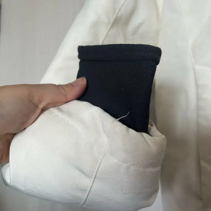 [BUNJANG] Discovery 90 White Padded Jacket / 디스커버리 흰색 패딩 점퍼 90