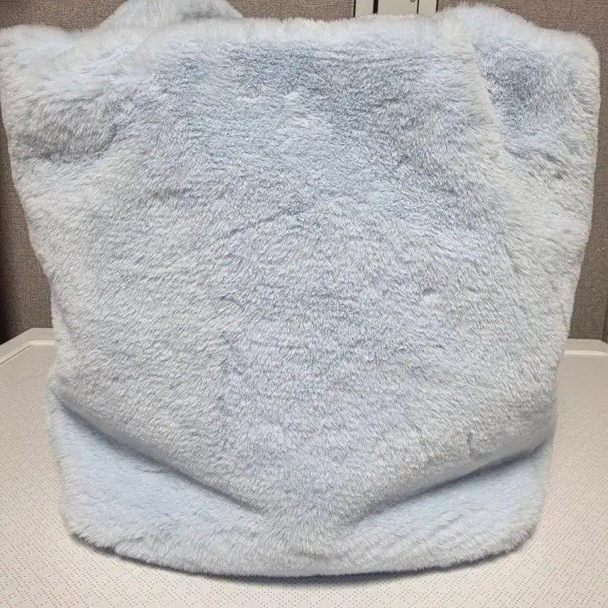 [BUNJANG] Sanrio Cinnamoroll Fur Tote Bag / 산리오 시나모롤 털 토트백 (새상품)