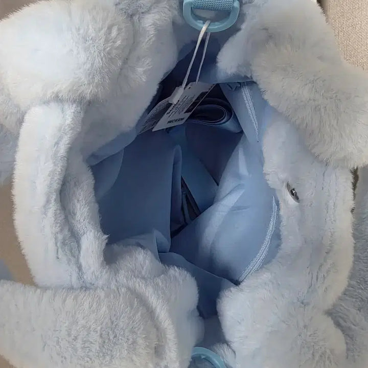 [BUNJANG] Sanrio Cinnamoroll Fur Tote Bag / 산리오 시나모롤 털 토트백 (새상품)