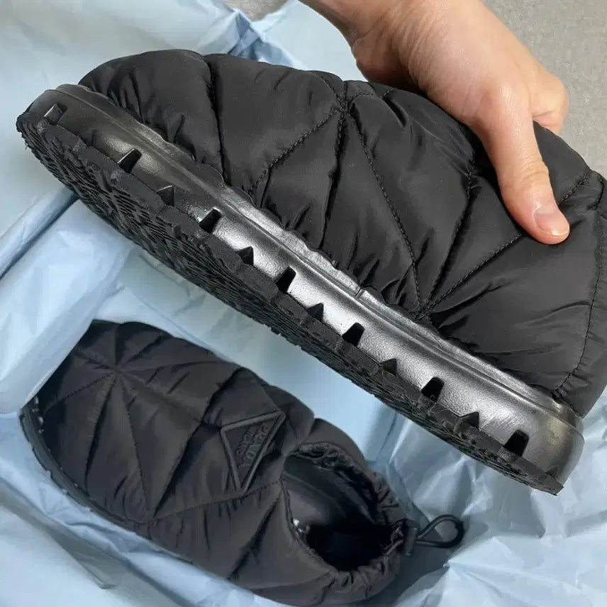 [SOLD OUT] (정품) 프라다 패딩 슈즈 라일론 슈즈