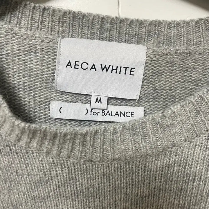 [BUNJANG] Aeka Wool Blended Knit Sweater / 에이카 울 블렌딩 니트