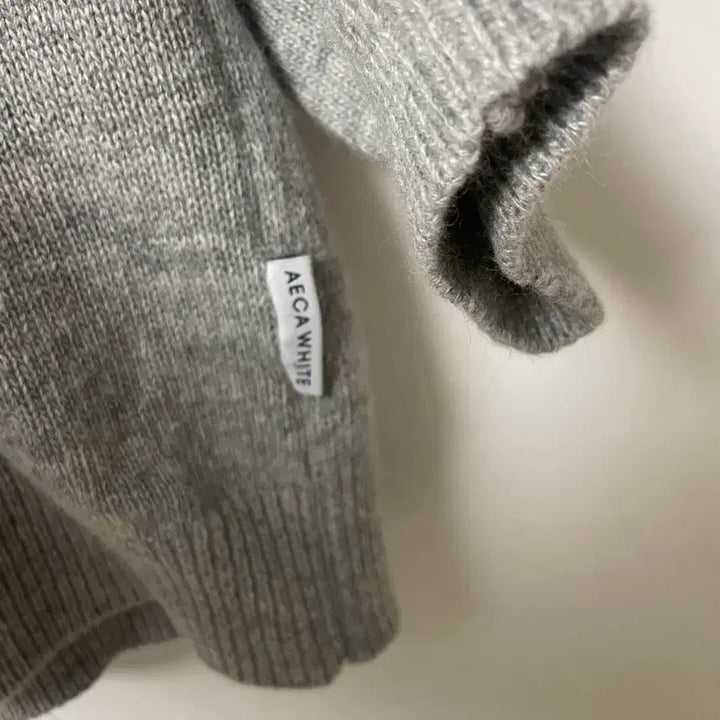 [BUNJANG] Aeka Wool Blended Knit Sweater / 에이카 울 블렌딩 니트