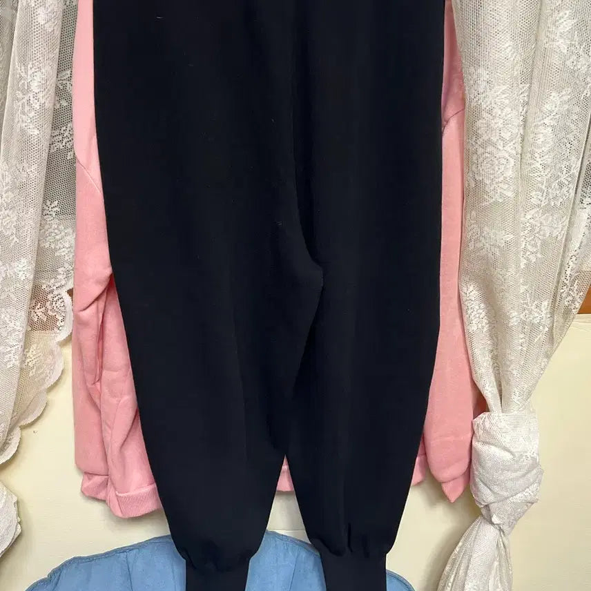 [BUNJANG] Black Knit Color Block Jogger Pants / 블랙 니트 배색 조거 팬츠