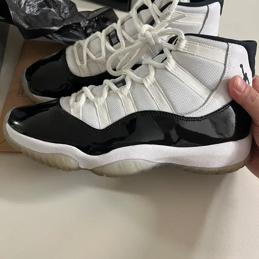 [BUNJANG] Air Jordan 11 Retro Concord White Black / 에어 조던 11 레트로 콩코드 화이트 블랙