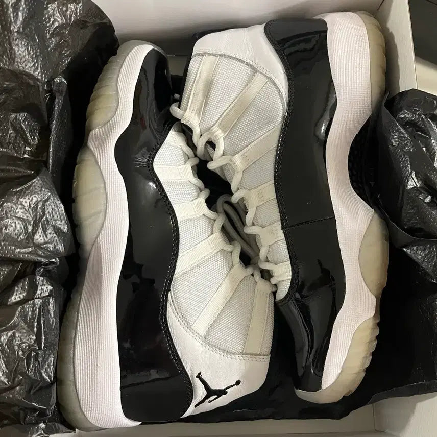 [BUNJANG] Air Jordan 11 Retro Concord White Black / 에어 조던 11 레트로 콩코드 화이트 블랙
