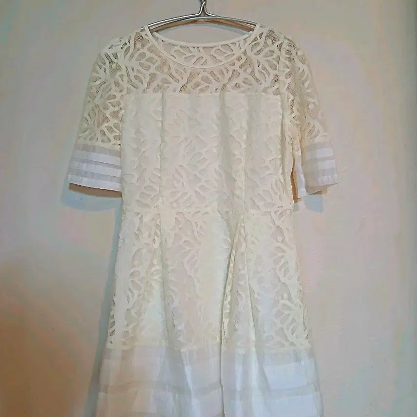 [BUNJANG] Lace Midi Dress / 셀프 웨딩 하객룩 레이스 드레스 홀복 체크 자카드 정장 원피스 데이트룩