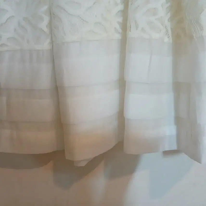 [BUNJANG] Lace Midi Dress / 셀프 웨딩 하객룩 레이스 드레스 홀복 체크 자카드 정장 원피스 데이트룩