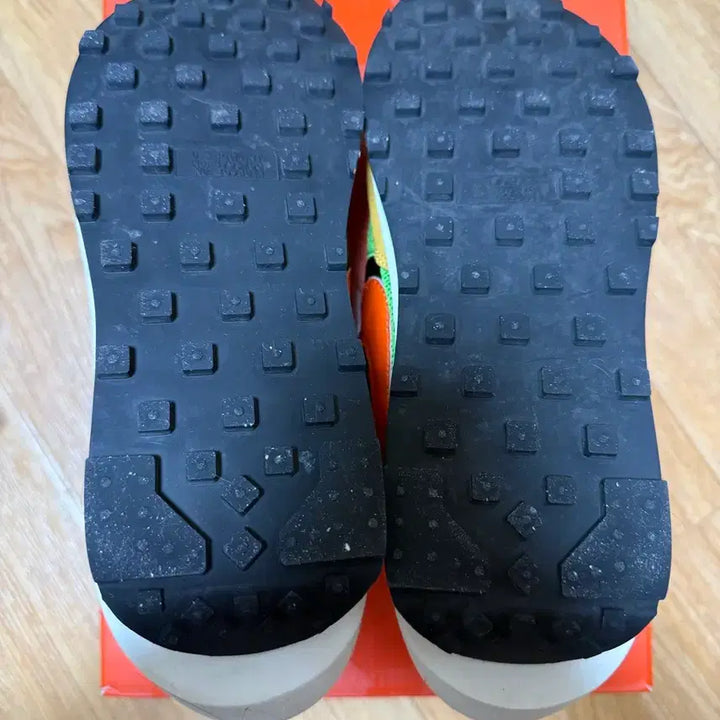 [BUNJANG] 나이키 사카이 LD와플 그린멀티 255 / 나이키 사카이 LD와플 그린멀티 255