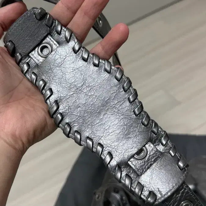 [BUNJANG] OS Le Cagole XS Silver Flap Bag / [OS] 발렌시아가 르 카골 플랩백  (크로스백) XS 실버 글레이