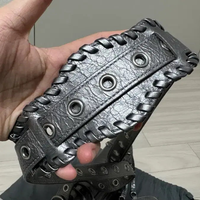 [BUNJANG] OS Le Cagole XS Silver Flap Bag / [OS] 발렌시아가 르 카골 플랩백  (크로스백) XS 실버 글레이