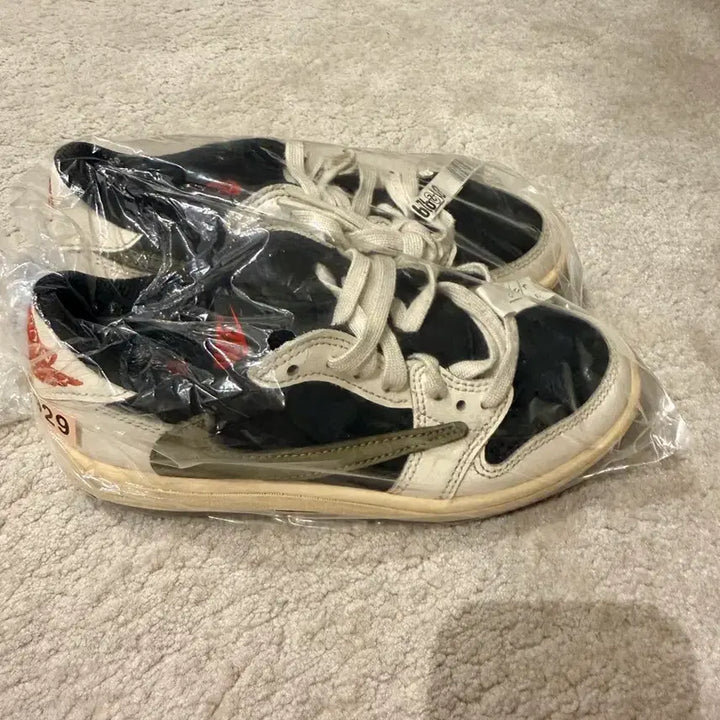 [BUNJANG] Jordan Travis Scott Retro Low OG SP Medium Olive (Kids) / 조던 1 x 트래비스 스캇 레트로 로우 OG SP 미디움 올리브(키즈)