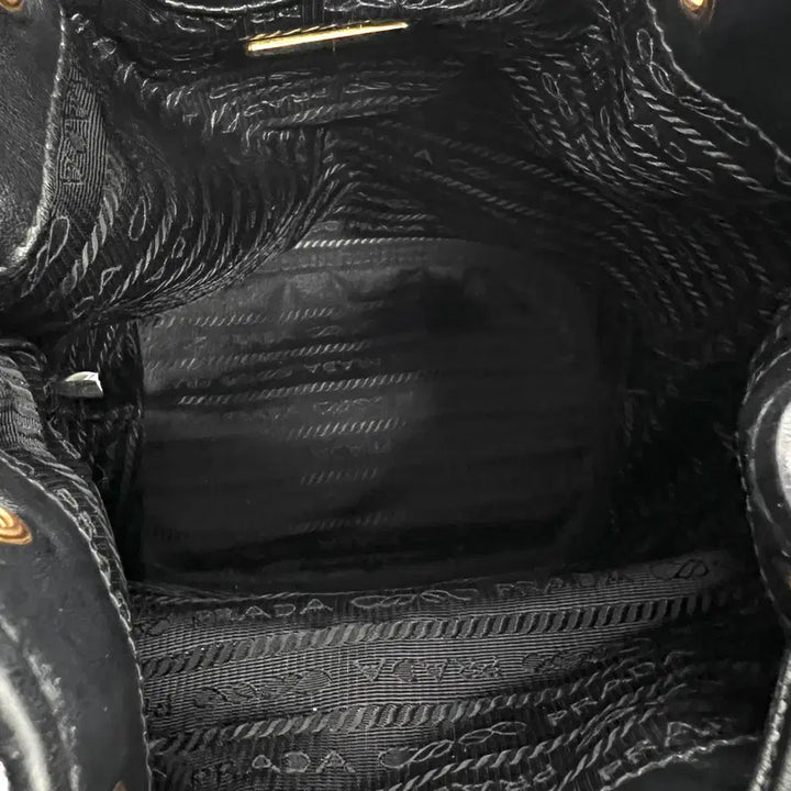 [BUNJANG] Prada Leather Bucket Bag (1BH038) / [100% 정품] 프라다 삼각로고 레더 버킷백 블랙 (1BH038)