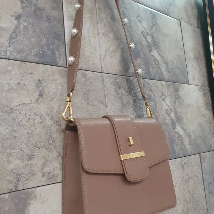 [BUNJANG] CARLYN Shoulder Bag / 칼린 CARLYN 숄더백 가방 상태A+