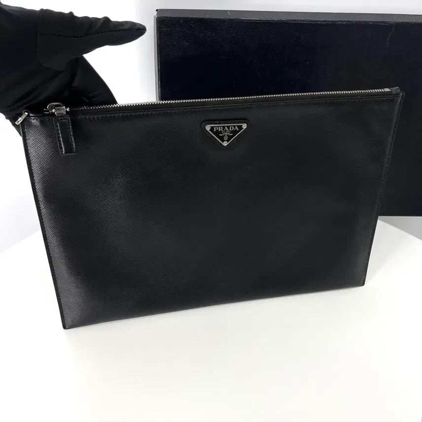 [BUNJANG] Prada Saffiano Triangle Logo Clutch Bag (2NH001) / [100% 정품] 프라다 사피아노 삼각로고 클러치백 블랙 (2NH001)