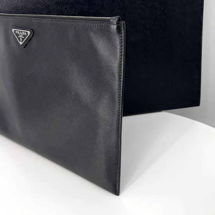 [BUNJANG] Prada Saffiano Triangle Logo Clutch Bag (2NH001) / [100% 정품] 프라다 사피아노 삼각로고 클러치백 블랙 (2NH001)