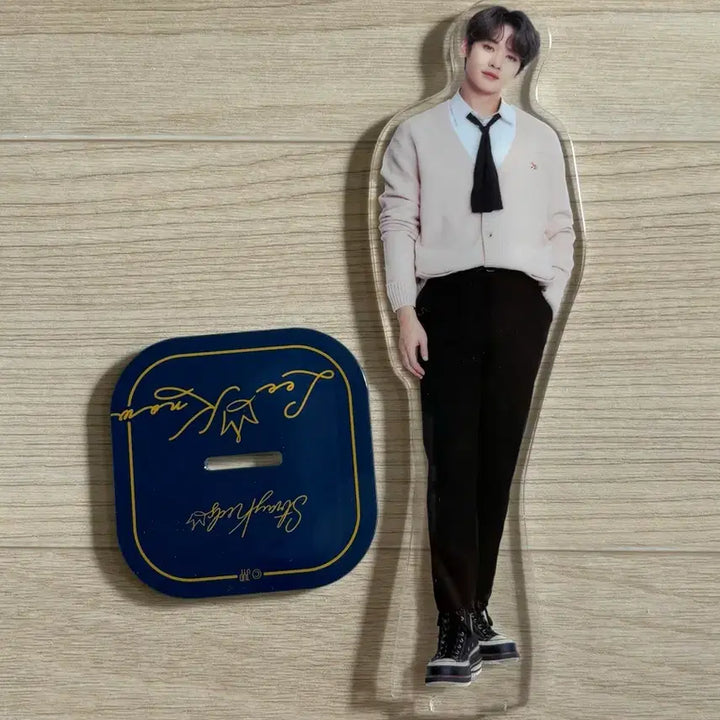 [BUNJANG] Stray Kids Lee Know Japanese Pudding Acrylic Stand / 스키즈 스트레이키즈 리노 일본 푸딩 아크릴스탠드