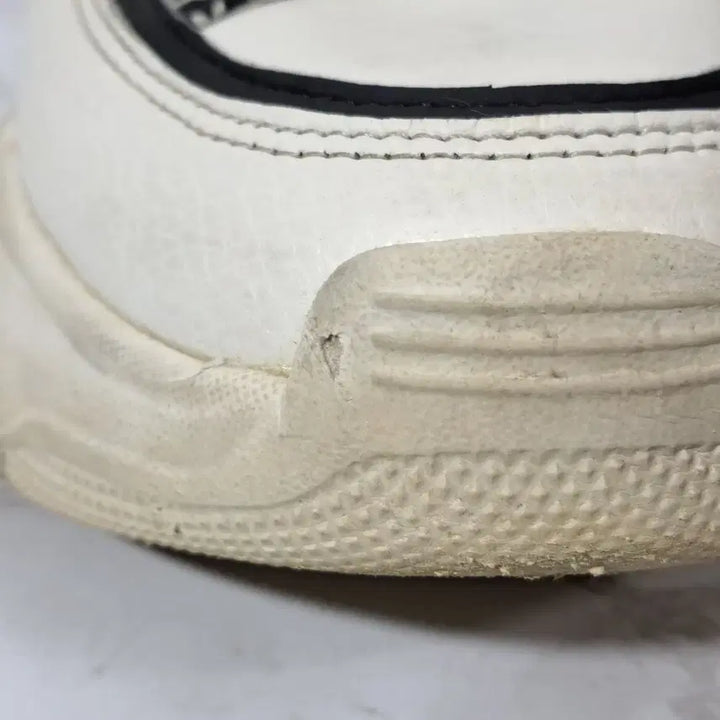 [BUNJANG] MLB New York Yankees Paisley Sneakers / MLB 청키하이 뉴욕양키즈 페이즐리 패턴 스니커즈 250 (신1021)