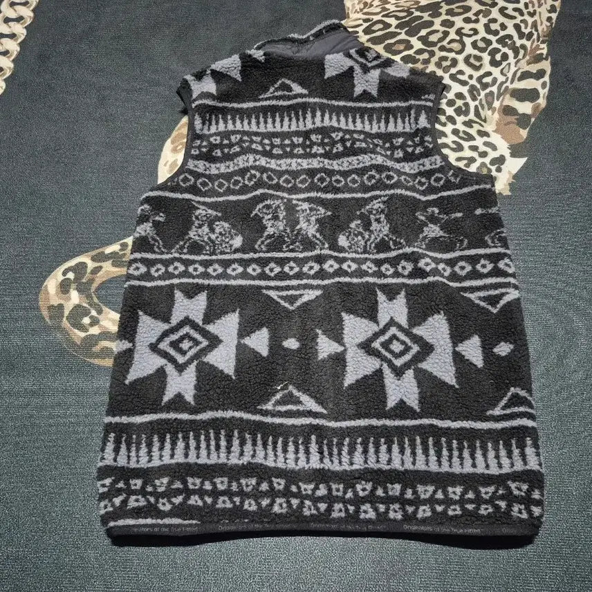 [BUNJANG] New Era Nordic Navajo Fleece Vest / 뉴에라 노르딕 나바호 후리스 베스트 s