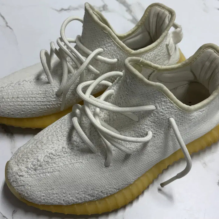 [BUNJANG] Adidas Yeezy Boost 350 V2 Cream Sneakers / 아디다스 이지부스트 350 V2 크림