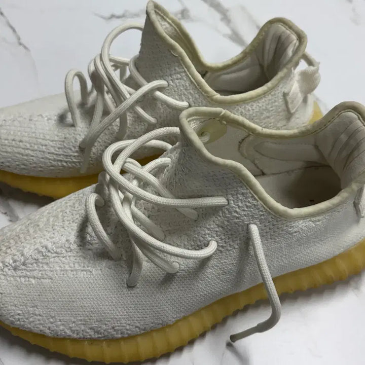 [BUNJANG] Adidas Yeezy Boost 350 V2 Cream Sneakers / 아디다스 이지부스트 350 V2 크림