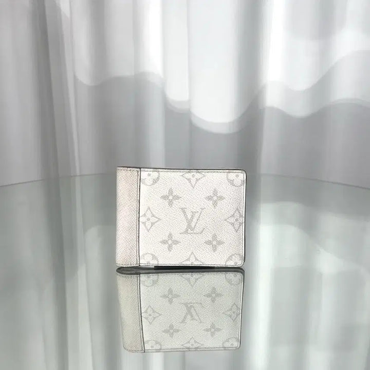 [BUNJANG] Louis Vuitton Monogram Taigarama Wallet / 루이비통 모노그램 타이가라마 반지갑 옵틱 화이트