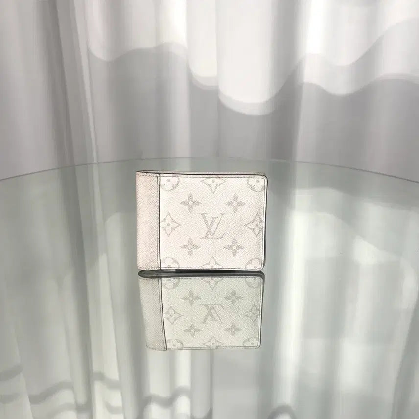 [BUNJANG] Louis Vuitton Monogram Taigarama Wallet / 루이비통 모노그램 타이가라마 반지갑 옵틱 화이트