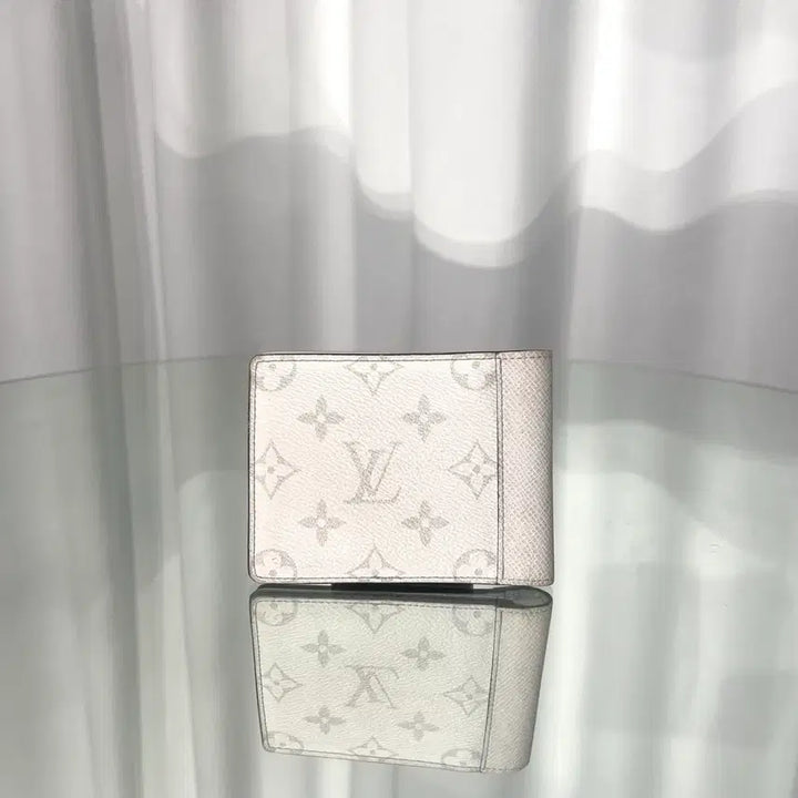[BUNJANG] Louis Vuitton Monogram Taigarama Wallet / 루이비통 모노그램 타이가라마 반지갑 옵틱 화이트