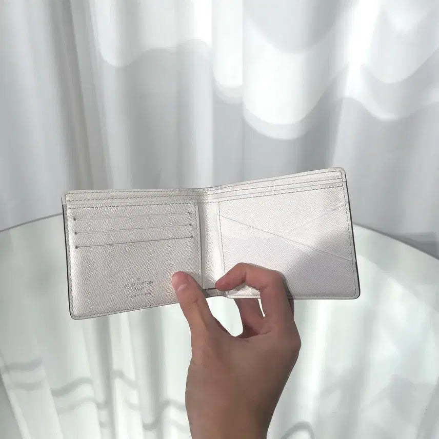 [BUNJANG] Louis Vuitton Monogram Taigarama Wallet / 루이비통 모노그램 타이가라마 반지갑 옵틱 화이트