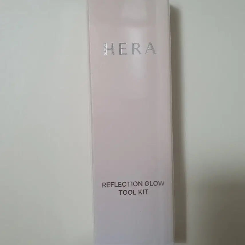 [BUNJANG] Hera Reflection Glow Tool Kit / 헤라 리플렉션 글로우 툴 키트(파운데이션 브러쉬+퍼프 2개)