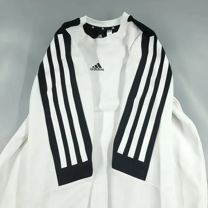 [SOLD OUT] 아디다스 화이트 블랙 배색 로고 삼선 코튼블렌드 맨투맨 티셔츠 M