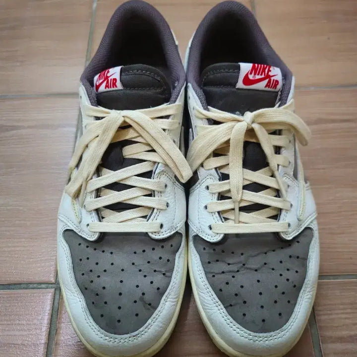 [BUNJANG] Nike Travis Scott Jordan 1 Low OG Sneakers / [265] 나이키 조던1 로우 OG 트래비스 스캇 세일 앤 리저록
