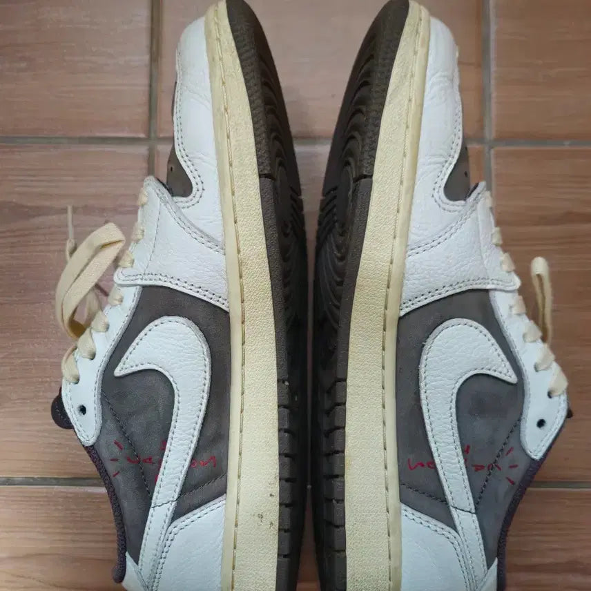 [BUNJANG] Nike Travis Scott Jordan 1 Low OG Sneakers / [265] 나이키 조던1 로우 OG 트래비스 스캇 세일 앤 리저록