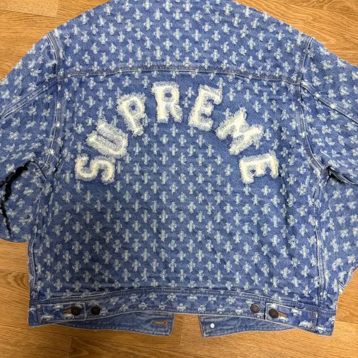 [BUNJANG] Supreme Hole Punch Denim Trucker / [M]슈프림 홀 펀치 데님 트러커