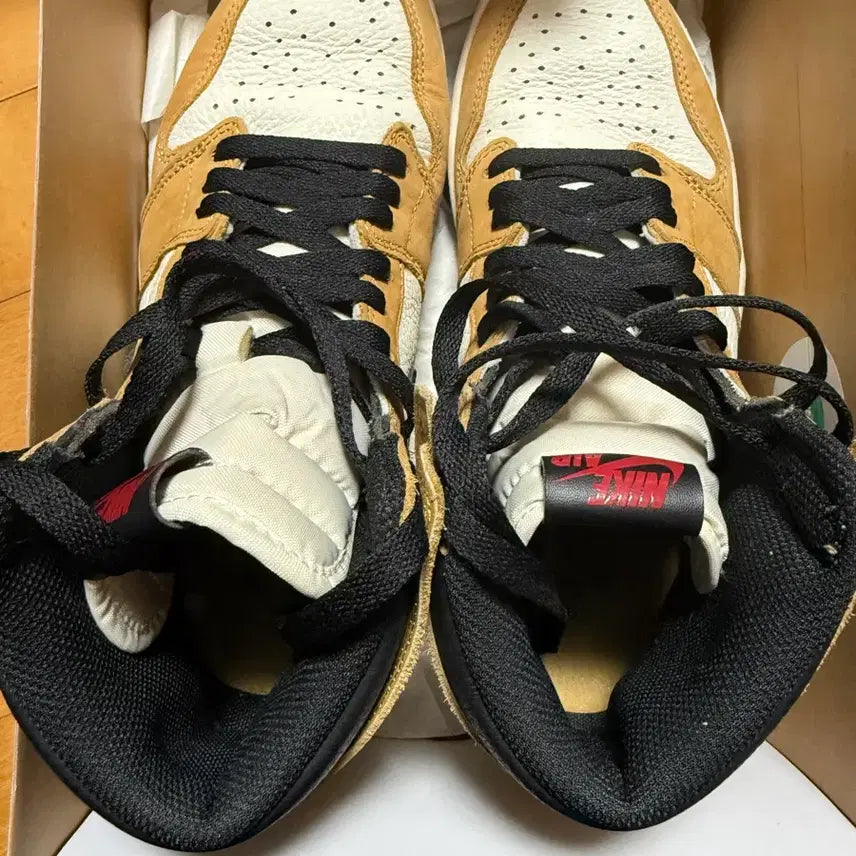 [BUNJANG] Nike Jordan 1 High Rookie Sneakers / 조던1 하이 루키 265