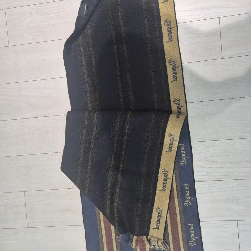 [BUNJANG] Dsquared2 Wool Muffler / [Free] 디스퀘어드 울 머플러