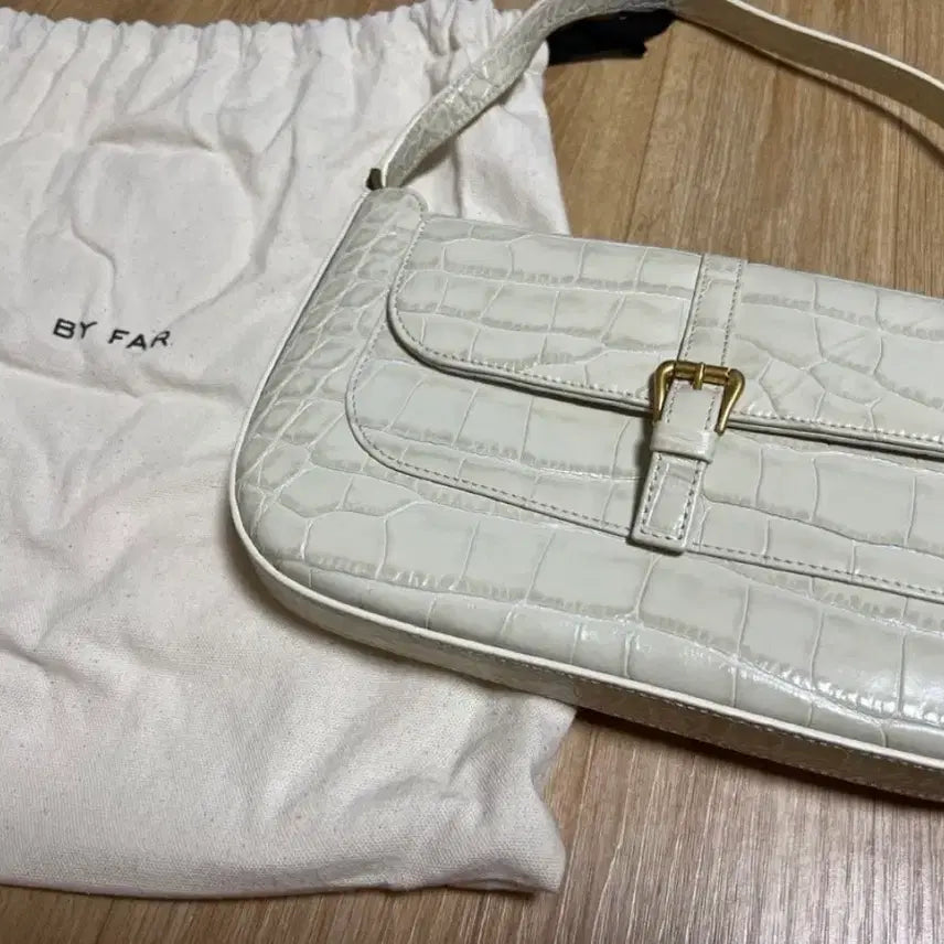 [BUNJANG] BY FAR Miranda Shoulder Bag CE / 바이파(BY FAR) 여성 미란다 숄더백 19FWMDASCEDMED CE