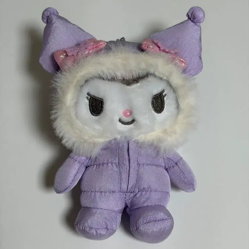 [BUNJANG] Sanrio Kuromi Fuwafuku Winter Mascot Holder / 산리오 쿠로미 인형 후와푸쿠 폭신폭신 윈터 마스코트 홀더